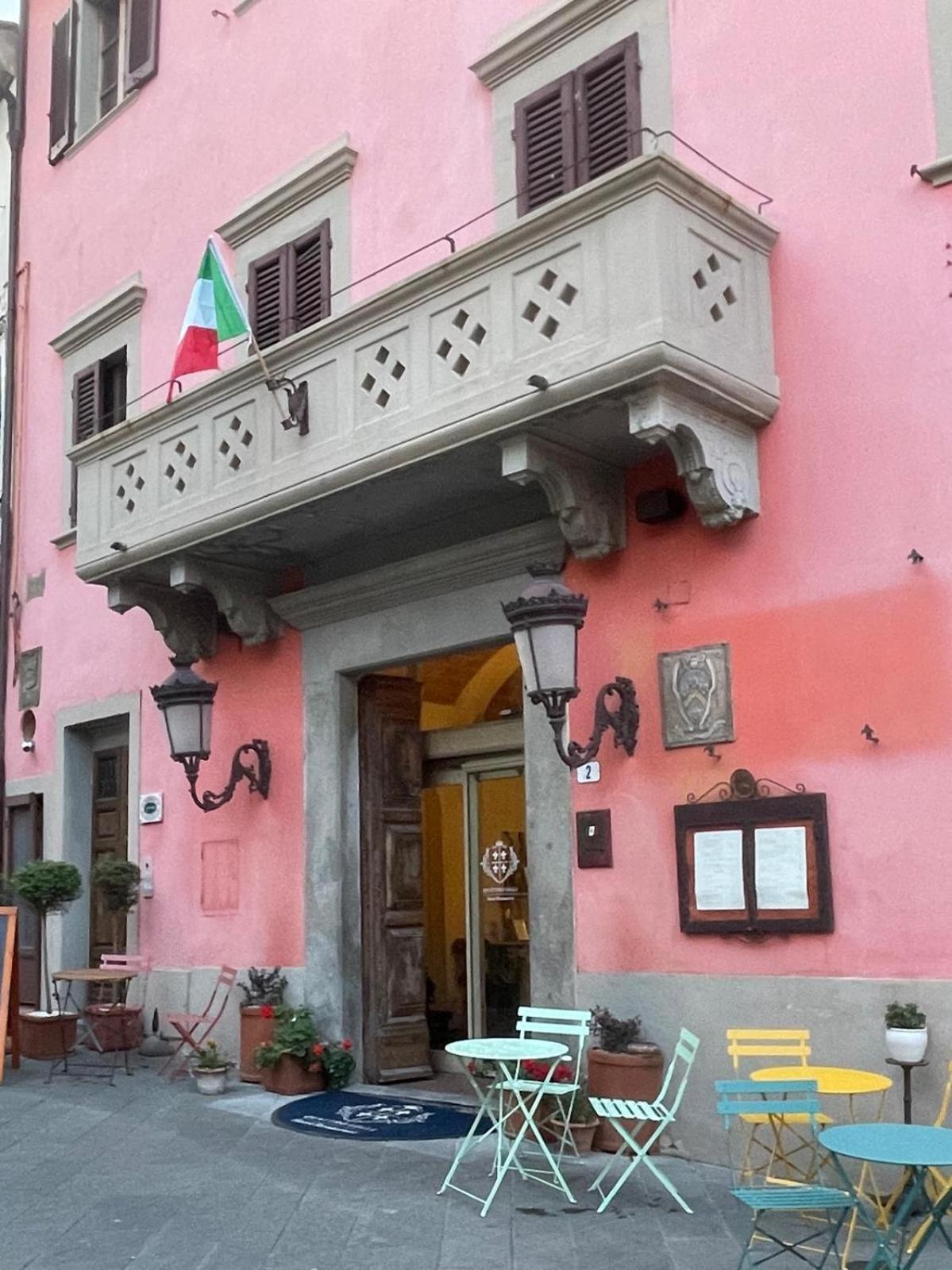 Quattro Gigli Hotel มนโตโปลิอินวัลดาร์โน ภายนอก รูปภาพ