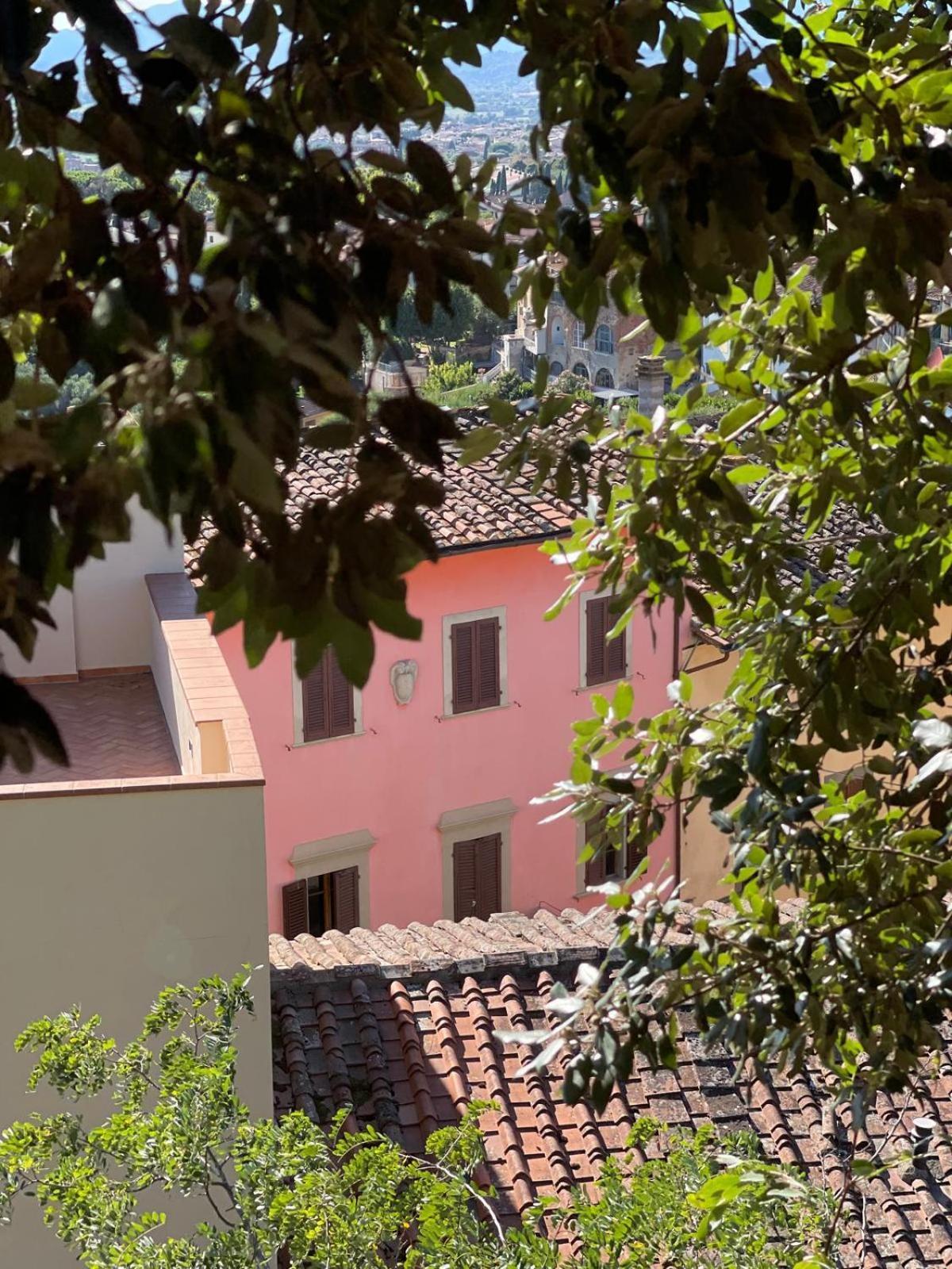 Quattro Gigli Hotel มนโตโปลิอินวัลดาร์โน ภายนอก รูปภาพ